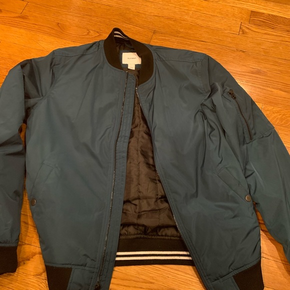 Bomber - Picture 2 of 3